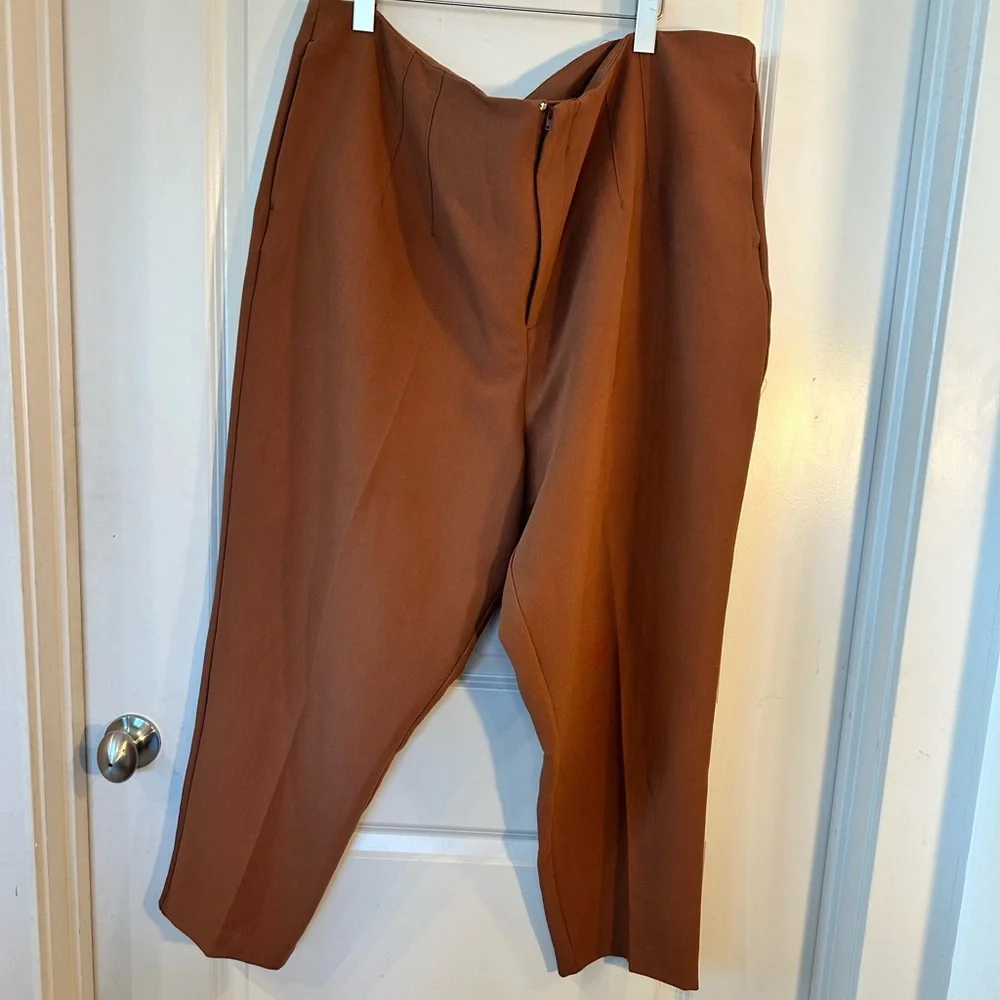 ELOQUII Brown Solid Twill Slim High Pin Tuck Flat Front Straight Leg Pants, 24